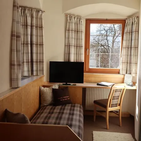 Garni Loewen Hotel 2*