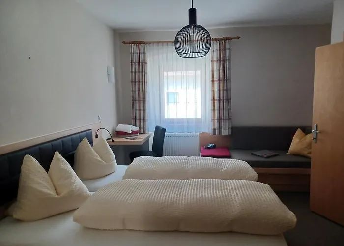 贾尼络温酒店 2*