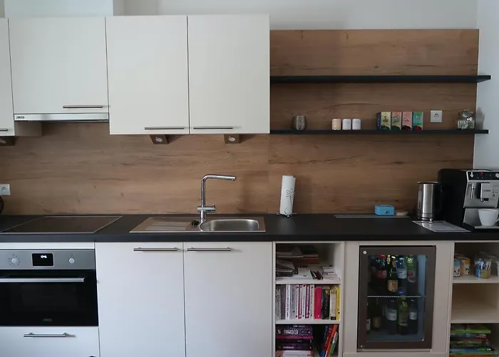 贾尼络温酒店 2*