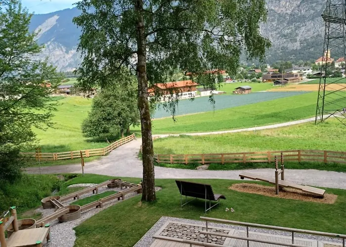 贾尼络温酒店 2*