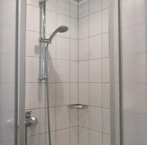 贾尼络温酒店 2*