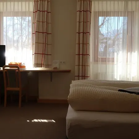 Garni Loewen Hotel 2*