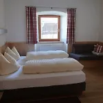 Garni Loewen Hotel