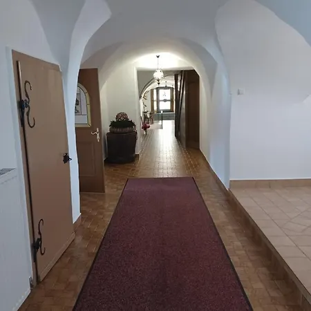 Garni Löwen 2*