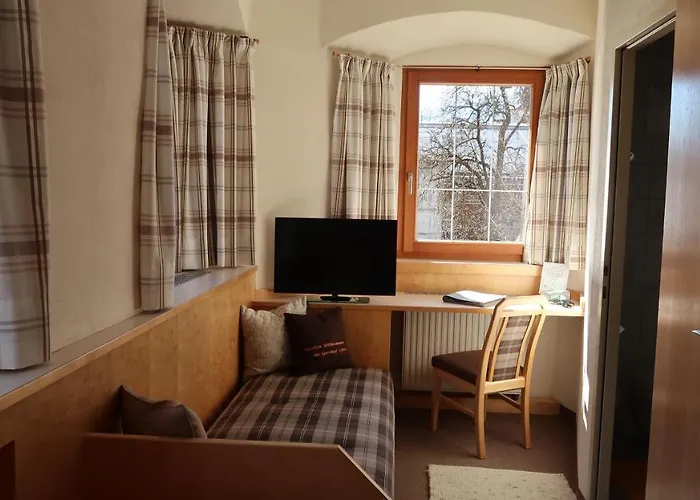 Garni Loewen Hotel 2*